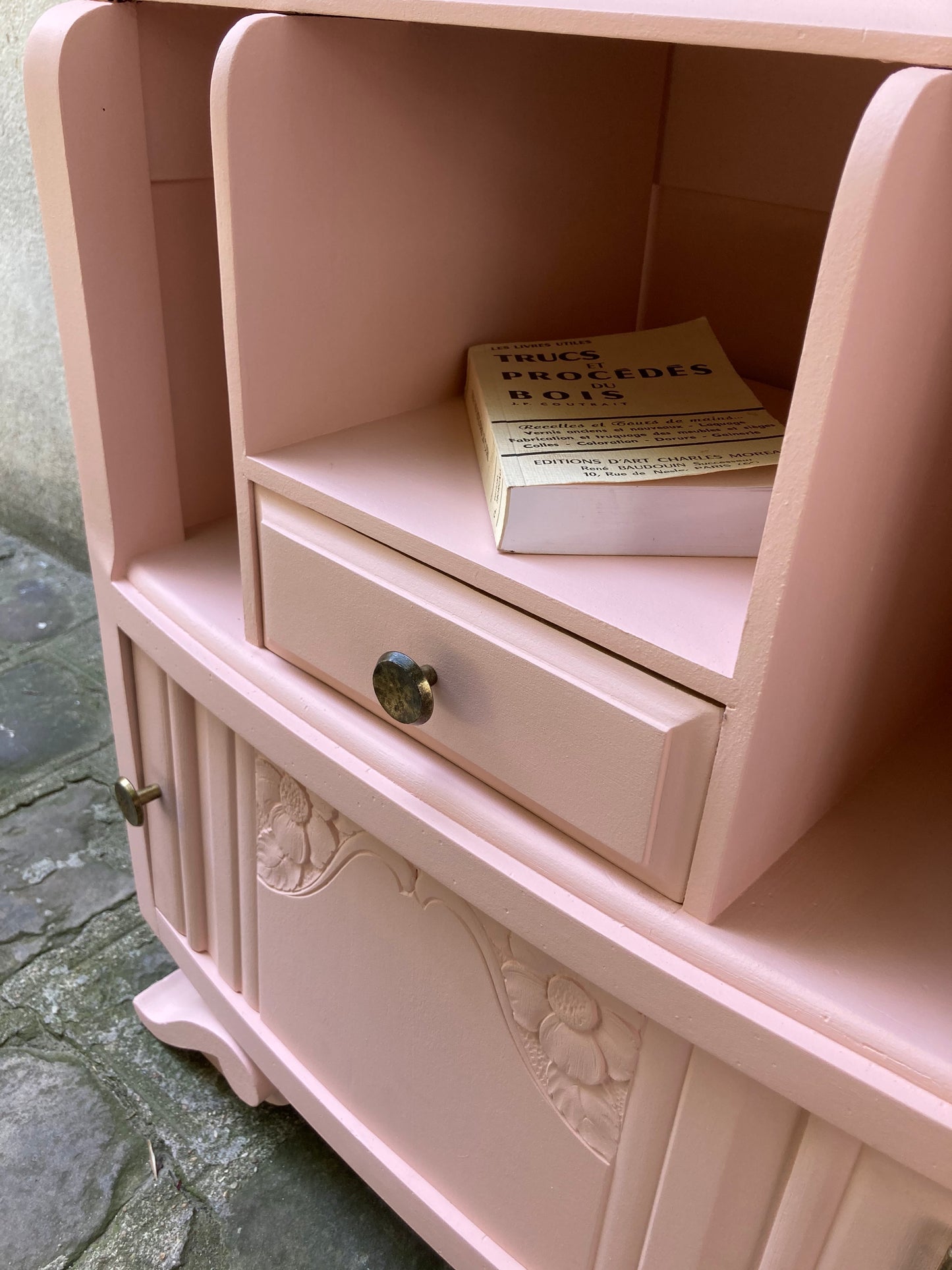 Chevet Art Déco rose