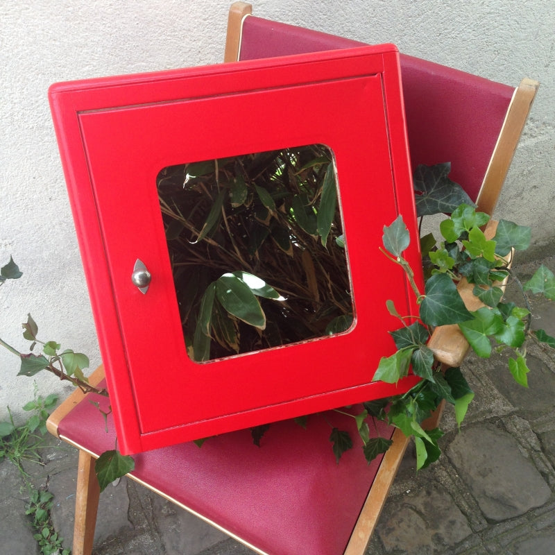 Armoire pharmacie années 60 - Métal rouge