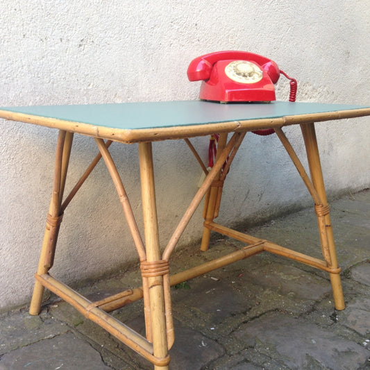 Petite table basse vintage en rotin