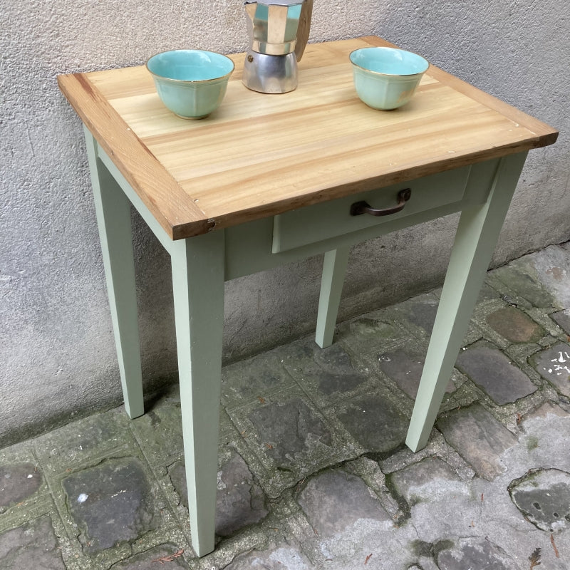 Table bistrot de cuisine vintage