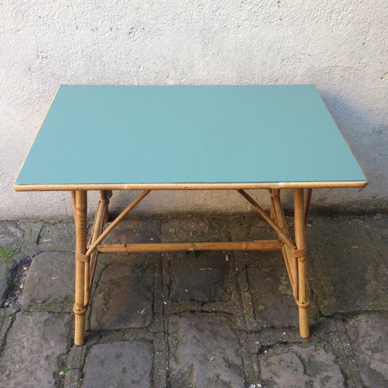 Petite table basse vintage en rotin